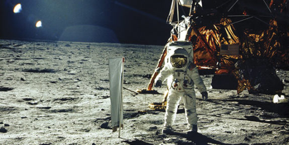 02.LUNAR-LANDING